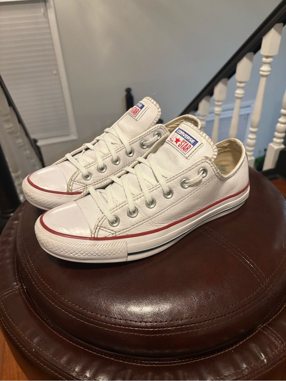 VTG Converse White Low Top Sneakers with Red Stripe